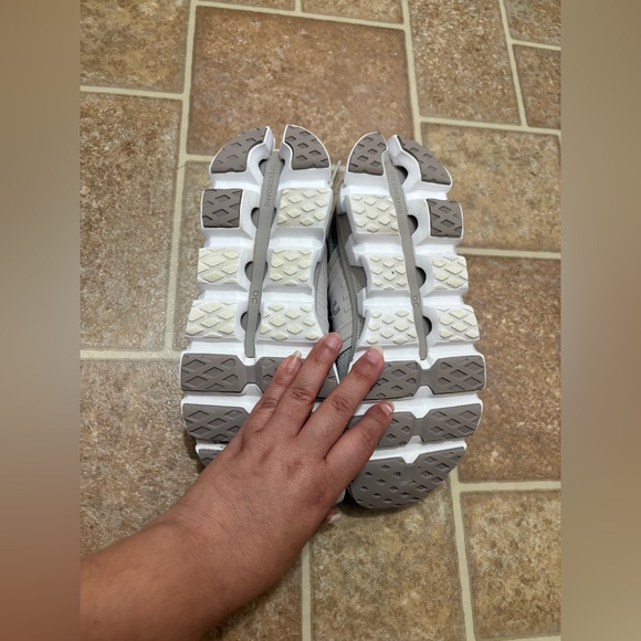 On Cloudswift 3 Gray/White Size 7 - Picture 6 of 6